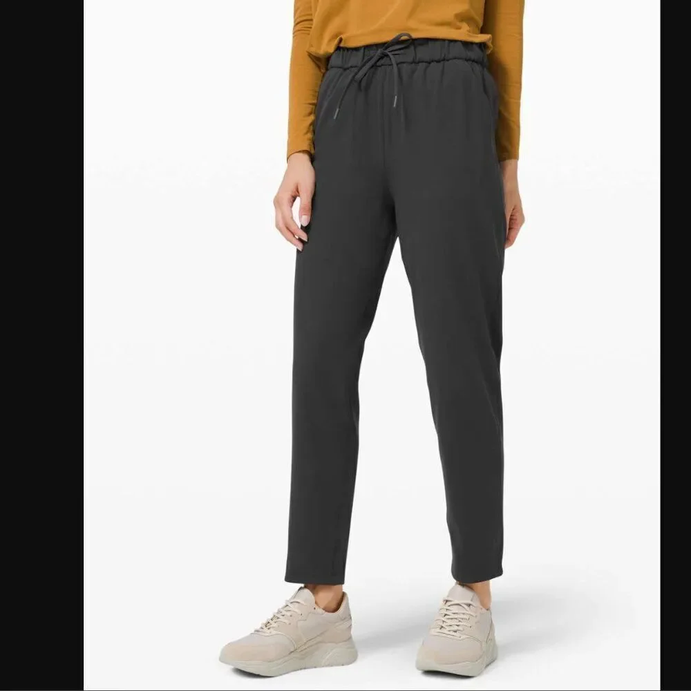 Lululemon Keep Moving Pant 7/8 High-Rise in Graphite Grey | Size 6
